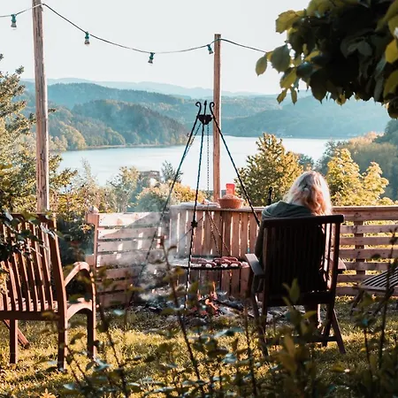 Lodge Nad Jeziorem-osada Indianska Czchow