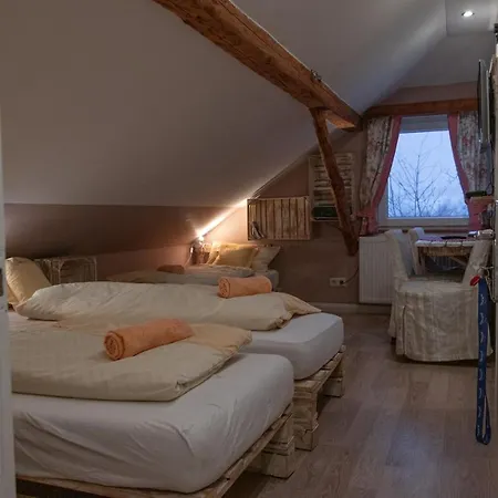 Nad Jeziorem-osada Indianska * Czchow