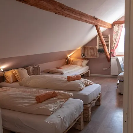 Lodge Nad Jeziorem-osada Indianska Czchow