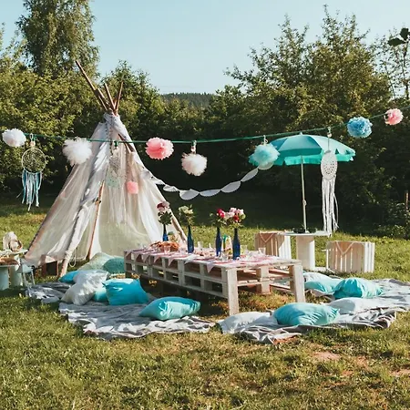 Lodge Nad Jeziorem-osada Indianska