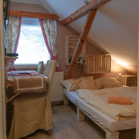 Lodge Nad Jeziorem-osada Indianska