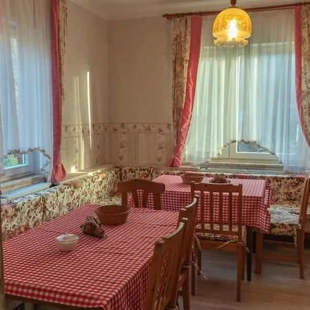 Nad Jeziorem-osada Indianska Czchow