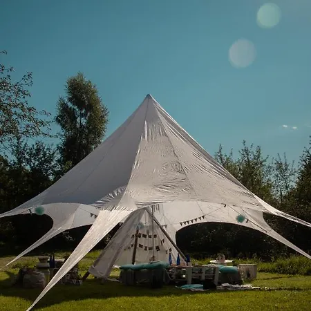 Nad Jeziorem-osada Indianska * Czchow