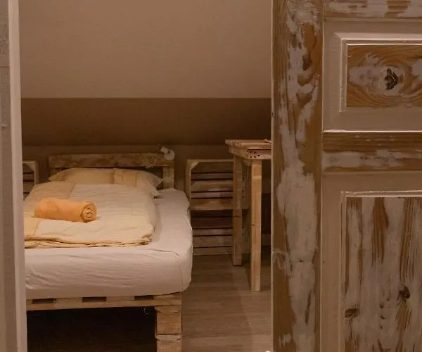 Nad Jeziorem-osada Indiańska Domek letniskowy Czchow