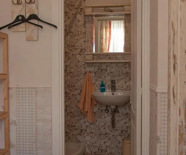 Nad Jeziorem-osada Indiańska