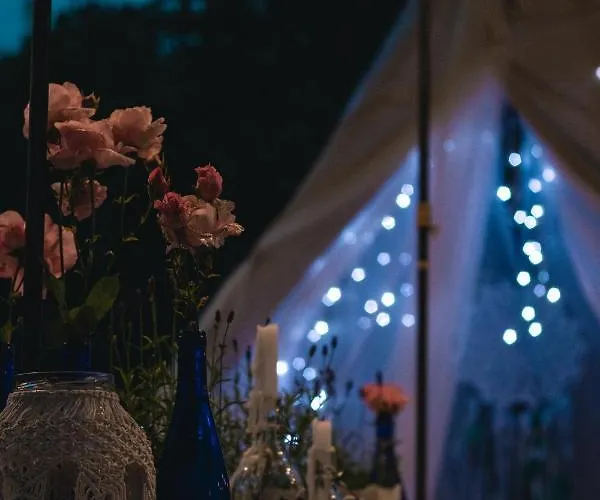 Nad Jeziorem-osada Indiańska Domek letniskowy *