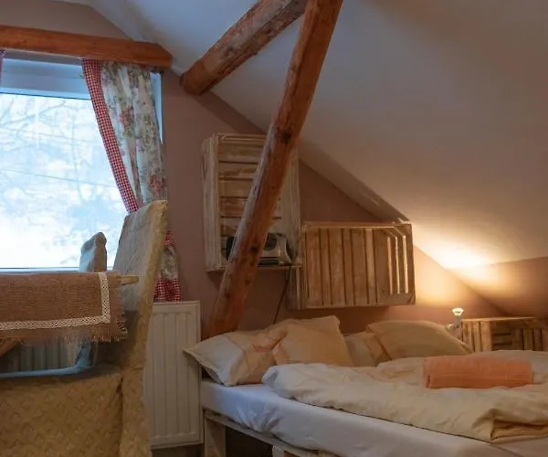 Domek letniskowy Nad Jeziorem-osada Indiańska *