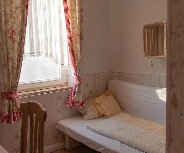 Nad Jeziorem-osada Indiańska